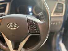 Hyundai TUCSON 2.0 CRDi Premium SUV 5dr Diesel Auto 4WD Euro 6 (136 ps) 