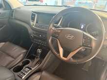 Hyundai TUCSON 2.0 CRDi Premium SUV 5dr Diesel Auto 4WD Euro 6 (136 ps) 