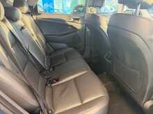 Hyundai TUCSON 2.0 CRDi Premium SUV 5dr Diesel Auto 4WD Euro 6 (136 ps) 