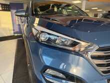 Hyundai TUCSON 2.0 CRDi Premium SUV 5dr Diesel Auto 4WD Euro 6 (136 ps) 