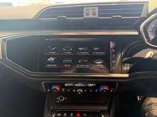 Audi Q3 1.5 TFSI CoD 35 S line SUV 5dr Petrol S Tronic Euro 6 (s/s) (150 ps) 