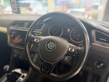 Volkswagen Tiguan 2.0 TDI SE Navigation SUV 5dr Diesel Manual Euro 6 (s/s) (150 ps) 