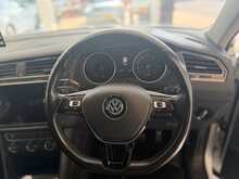 Volkswagen Tiguan 2.0 TDI SE Navigation SUV 5dr Diesel Manual Euro 6 (s/s) (150 ps) 