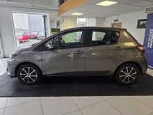 Toyota Yaris 1.5 VVT-h Icon Tech Hatchback 5dr Petrol Hybrid E-CVT Euro 6 (s/s) (100 ps) 