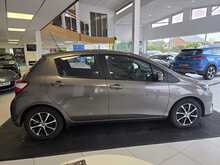 Toyota Yaris 1.5 VVT-h Icon Tech Hatchback 5dr Petrol Hybrid E-CVT Euro 6 (s/s) (100 ps) 