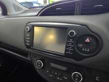 Toyota Yaris 1.5 VVT-h Icon Tech Hatchback 5dr Petrol Hybrid E-CVT Euro 6 (s/s) (100 ps) 