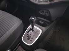 Toyota Yaris 1.5 VVT-h Icon Tech Hatchback 5dr Petrol Hybrid E-CVT Euro 6 (s/s) (100 ps) 