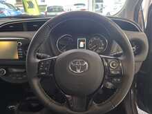 Toyota Yaris 1.5 VVT-h Icon Tech Hatchback 5dr Petrol Hybrid E-CVT Euro 6 (s/s) (100 ps) 