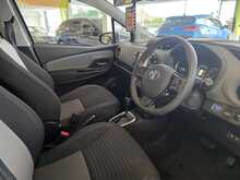 Toyota Yaris 1.5 VVT-h Icon Tech Hatchback 5dr Petrol Hybrid E-CVT Euro 6 (s/s) (100 ps) 