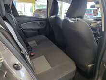 Toyota Yaris 1.5 VVT-h Icon Tech Hatchback 5dr Petrol Hybrid E-CVT Euro 6 (s/s) (100 ps) 