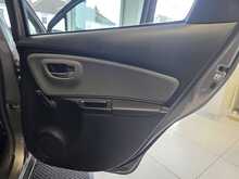 Toyota Yaris 1.5 VVT-h Icon Tech Hatchback 5dr Petrol Hybrid E-CVT Euro 6 (s/s) (100 ps) 
