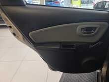 Toyota Yaris 1.5 VVT-h Icon Tech Hatchback 5dr Petrol Hybrid E-CVT Euro 6 (s/s) (100 ps) 