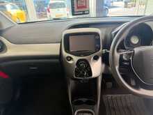 Peugeot 108 1.0 VTi Active Hatchback 5dr Petrol Manual Euro 5 Euro 5 (68 ps) 