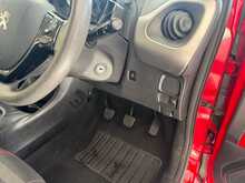 Peugeot 108 1.0 VTi Active Hatchback 5dr Petrol Manual Euro 5 Euro 5 (68 ps) 