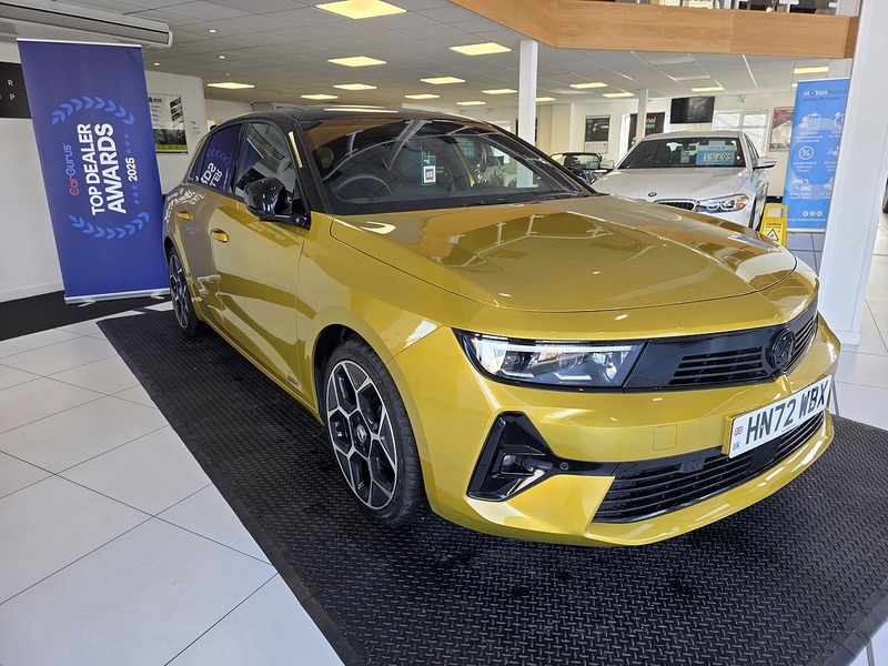 1.2 Turbo Ultimate Hatchback 5dr Petrol Auto Euro 6 (s/s) (130 ps)
