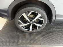 Nissan Qashqai 1.3 DIG-T Tekna SUV 5dr Petrol Manual Euro 6 (s/s) (140 ps) 