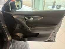 Nissan Qashqai 1.3 DIG-T Tekna SUV 5dr Petrol Manual Euro 6 (s/s) (140 ps) 
