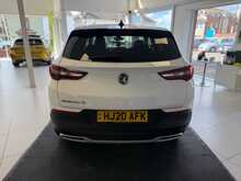 Vauxhall Grandland X 1.2 Turbo Elite Nav SUV 5dr Petrol Auto 8Spd Euro 6 (s/s) (130 ps) 
