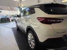 Vauxhall Grandland X 1.2 Turbo Elite Nav SUV 5dr Petrol Auto 8Spd Euro 6 (s/s) (130 ps) 