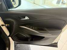 Vauxhall Grandland X 1.2 Turbo Elite Nav SUV 5dr Petrol Auto 8Spd Euro 6 (s/s) (130 ps) 