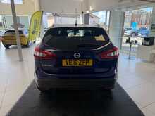 Nissan Qashqai 1.6 dCi N-Connecta SUV 5dr Diesel XTRON 2WD Euro 6 (s/s) (130 ps) 