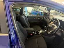 Nissan Qashqai 1.6 dCi N-Connecta SUV 5dr Diesel XTRON 2WD Euro 6 (s/s) (130 ps) 