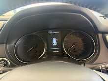 Nissan Qashqai 1.6 dCi N-Connecta SUV 5dr Diesel XTRON 2WD Euro 6 (s/s) (130 ps) 