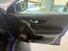 Nissan Qashqai 1.6 dCi N-Connecta SUV 5dr Diesel XTRON 2WD Euro 6 (s/s) (130 ps) 