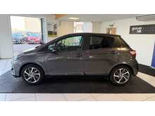 Toyota Yaris 1.5 VVT-h Y20 Bi-tone Hatchback 5dr Petrol Hybrid E-CVT Euro 6 (s/s) (100 ps) 