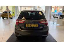Toyota Yaris 1.5 VVT-h Y20 Bi-tone Hatchback 5dr Petrol Hybrid E-CVT Euro 6 (s/s) (100 ps) 