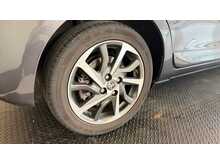 Toyota Yaris 1.5 VVT-h Y20 Bi-tone Hatchback 5dr Petrol Hybrid E-CVT Euro 6 (s/s) (100 ps) 