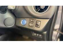 Toyota Yaris 1.5 VVT-h Y20 Bi-tone Hatchback 5dr Petrol Hybrid E-CVT Euro 6 (s/s) (100 ps) 
