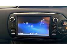 Toyota Yaris 1.5 VVT-h Y20 Bi-tone Hatchback 5dr Petrol Hybrid E-CVT Euro 6 (s/s) (100 ps) 