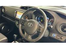 Toyota Yaris 1.5 VVT-h Y20 Bi-tone Hatchback 5dr Petrol Hybrid E-CVT Euro 6 (s/s) (100 ps) 