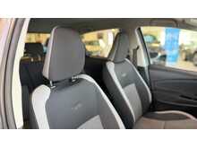 Toyota Yaris 1.5 VVT-h Y20 Bi-tone Hatchback 5dr Petrol Hybrid E-CVT Euro 6 (s/s) (100 ps) 