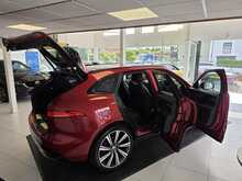 Jaguar F-PACE 3.0 V6 S SUV 5dr Petrol Auto AWD Euro 6 (s/s) (380 ps) 
