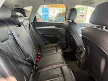 Audi Q5 2.0 TDI 40 Sport SUV 5dr Diesel S Tronic quattro Euro 6 (s/s) (190 ps) 