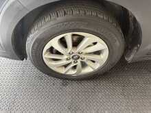 Hyundai TUCSON 1.7 CRDi Blue Drive SE Nav SUV 5dr Diesel DCT Euro 6 (s/s) (141 ps) 