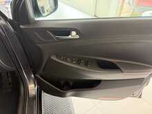 Hyundai TUCSON 1.7 CRDi Blue Drive SE Nav SUV 5dr Diesel DCT Euro 6 (s/s) (141 ps) 
