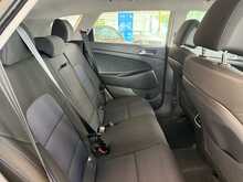 Hyundai TUCSON 1.7 CRDi Blue Drive SE Nav SUV 5dr Diesel DCT Euro 6 (s/s) (141 ps) 