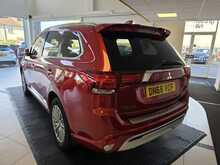 Mitsubishi Outlander 2.4h TwinMotor 13.8kWh 4hs SUV 5dr Petrol Plug-in Hybrid CVT 4WD Euro 6 (s/s) (209 ps) 