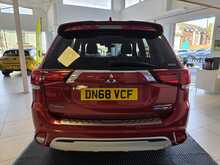 Mitsubishi Outlander 2.4h TwinMotor 13.8kWh 4hs SUV 5dr Petrol Plug-in Hybrid CVT 4WD Euro 6 (s/s) (209 ps) 