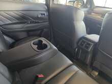 Mitsubishi Outlander 2.4h TwinMotor 13.8kWh 4hs SUV 5dr Petrol Plug-in Hybrid CVT 4WD Euro 6 (s/s) (209 ps) 