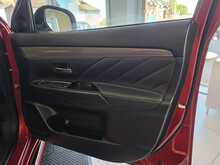 Mitsubishi Outlander 2.4h TwinMotor 13.8kWh 4hs SUV 5dr Petrol Plug-in Hybrid CVT 4WD Euro 6 (s/s) (209 ps) 