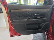 Mitsubishi Outlander 2.4h TwinMotor 13.8kWh 4hs SUV 5dr Petrol Plug-in Hybrid CVT 4WD Euro 6 (s/s) (209 ps) 