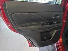 Mitsubishi Outlander 2.4h TwinMotor 13.8kWh 4hs SUV 5dr Petrol Plug-in Hybrid CVT 4WD Euro 6 (s/s) (209 ps) 