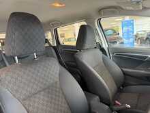 Honda Jazz i-VTEC SE Navi Hatchback 1.3 Manual Petrol 