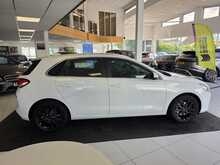 Hyundai i30 1.0 T-GDi Blue Drive SE Nav Hatchback 5dr Petrol Manual Euro 6 (s/s) (120 ps) 
