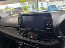 Hyundai i30 1.0 T-GDi Blue Drive SE Nav Hatchback 5dr Petrol Manual Euro 6 (s/s) (120 ps) 