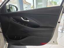 Hyundai i30 1.0 T-GDi Blue Drive SE Nav Hatchback 5dr Petrol Manual Euro 6 (s/s) (120 ps) 